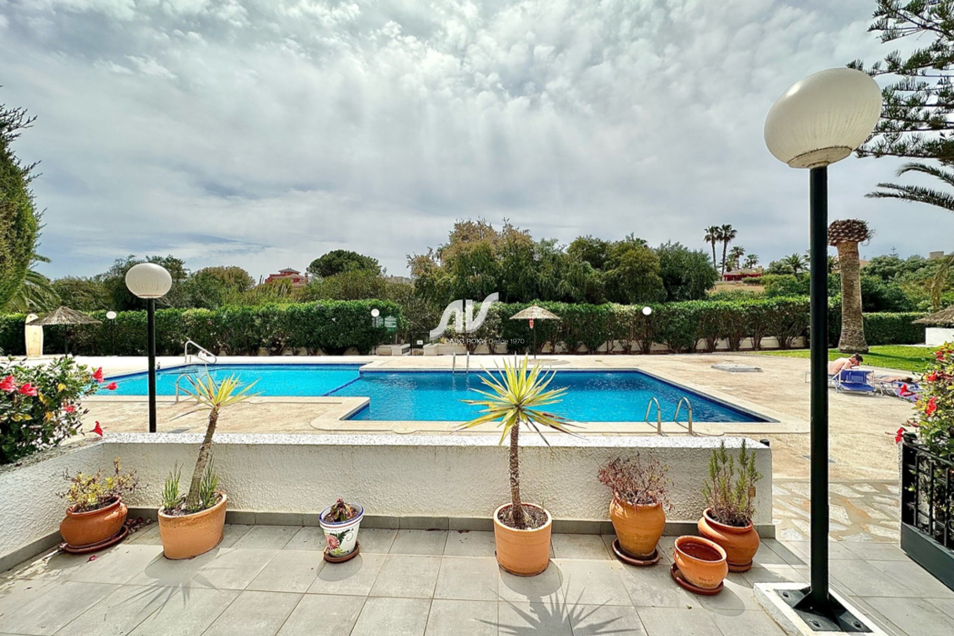 Adosado con jardín en Cabo Roig junto a las playa de La Caleta y Cala Capitán