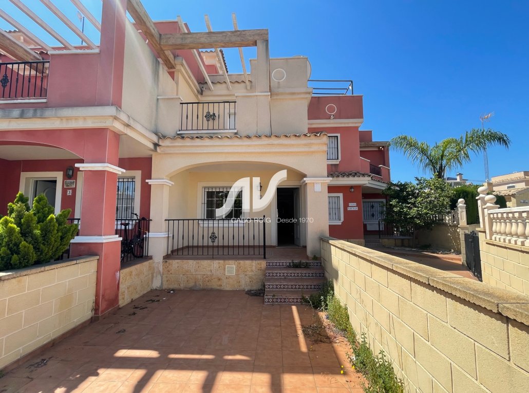 Adosado duplex con jardín en Orihuela Costa