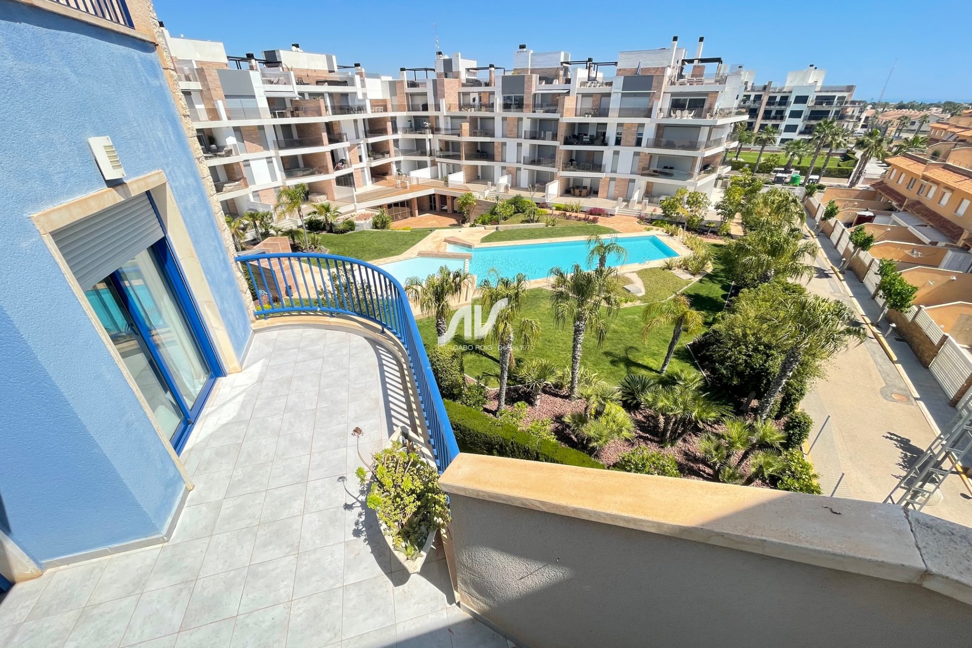 Apartamento de lujo con solarium y vistas al mar en Aguamarina Orihuela Costa
