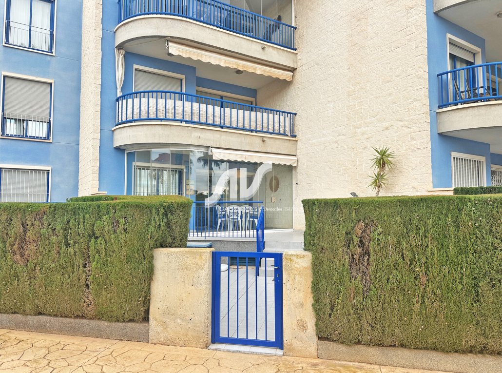 Bungalow con jardín en Aguamarina, primera línea