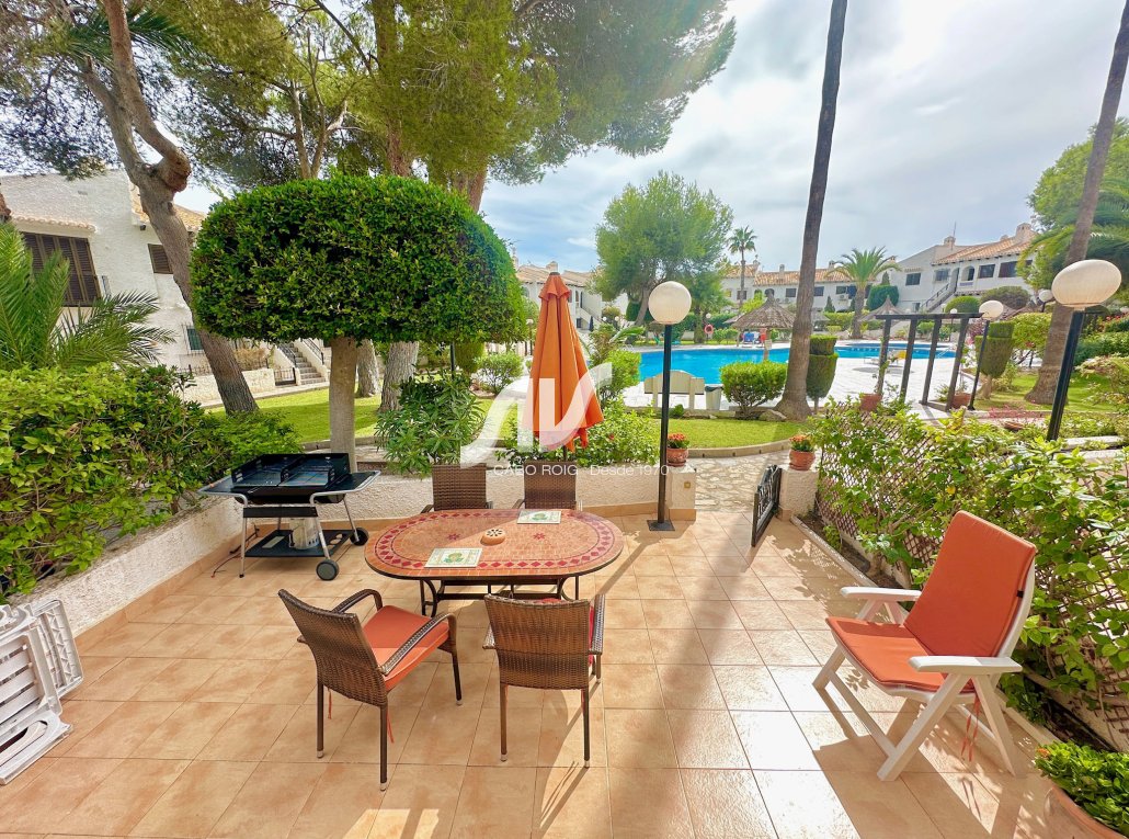Bungalow en venta en el residencial Bellavista 1 primera línea de Cabo Roig.