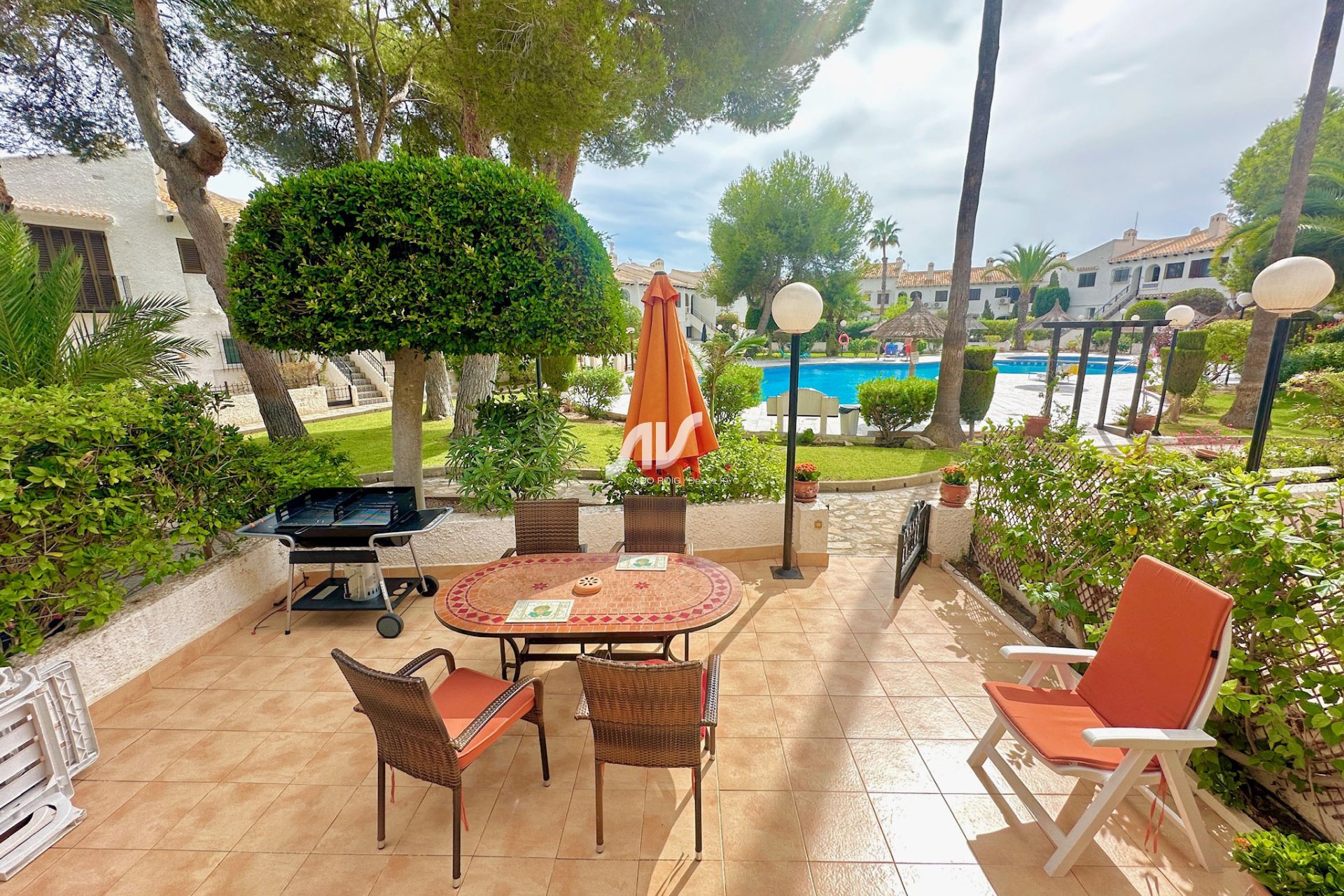 Bungalow en venta en el residencial Bellavista 1 primera línea de Cabo Roig.
