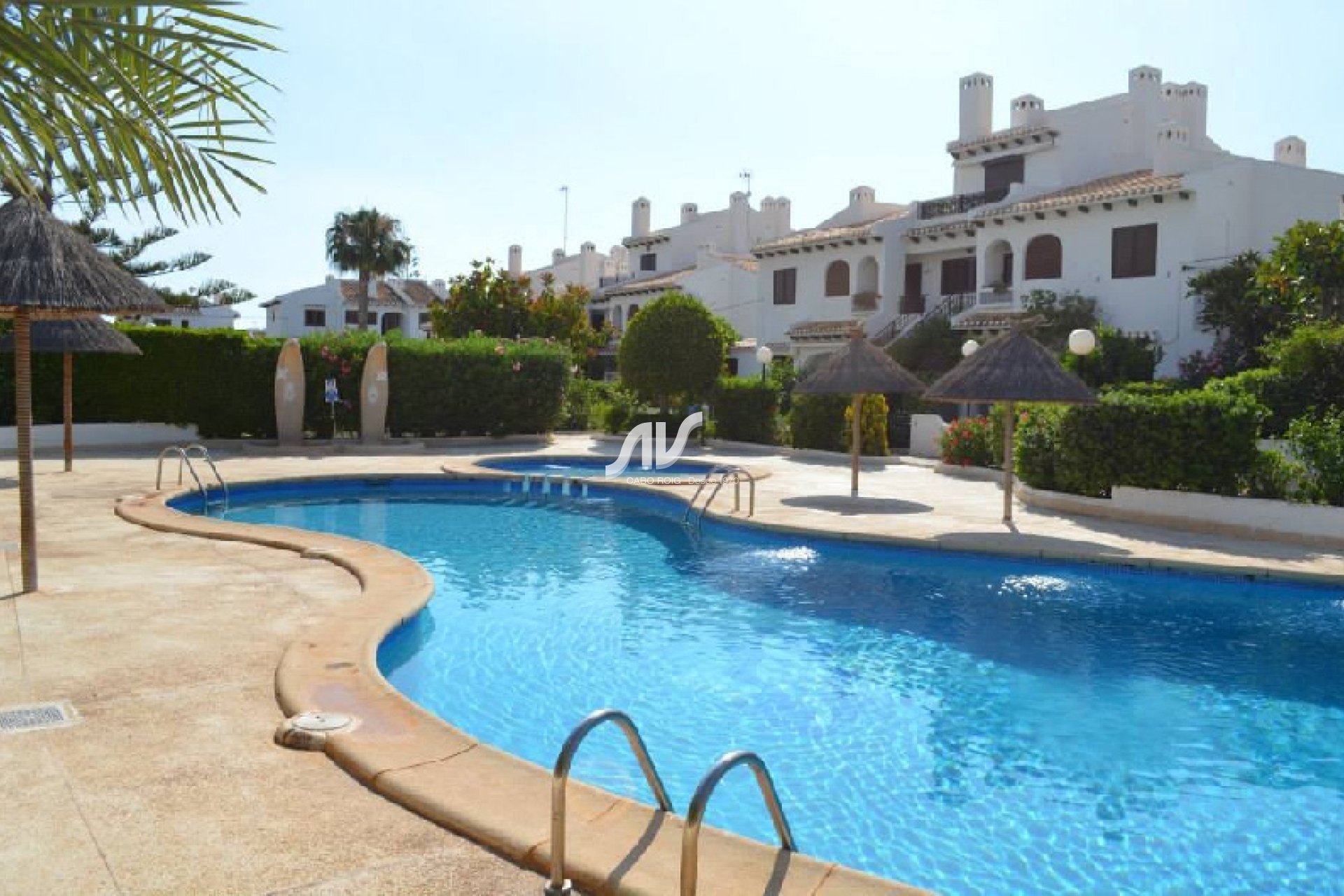 Casa en venta en Cala Capitán Cabo Roig, residencial Sol y Verde