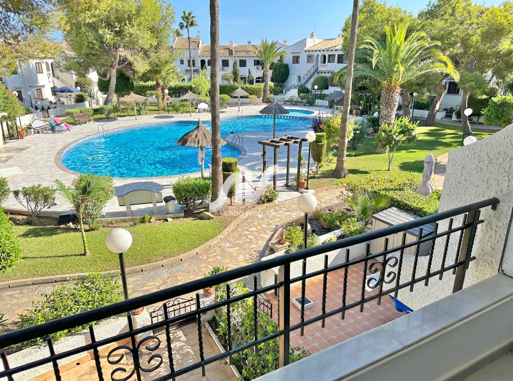 Casa en venta en residencial Bellavista 1 Cabo Roig en primera línea