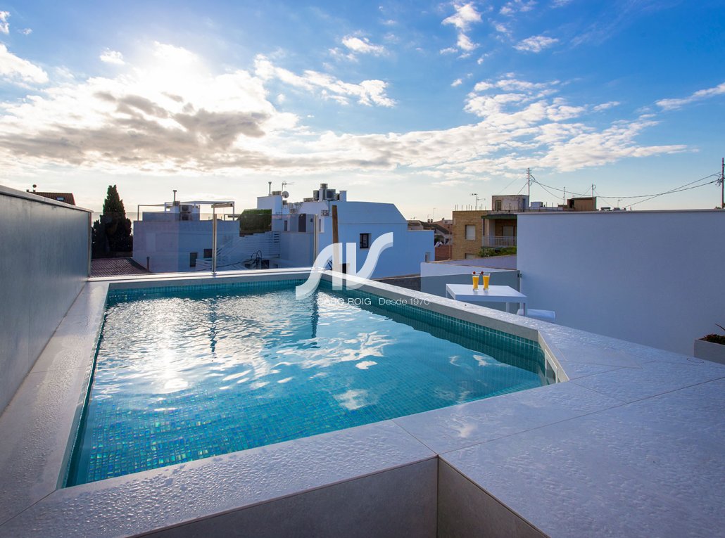 Chalet adosado a estrenar con vistas al mar en la Torre de la Horadada