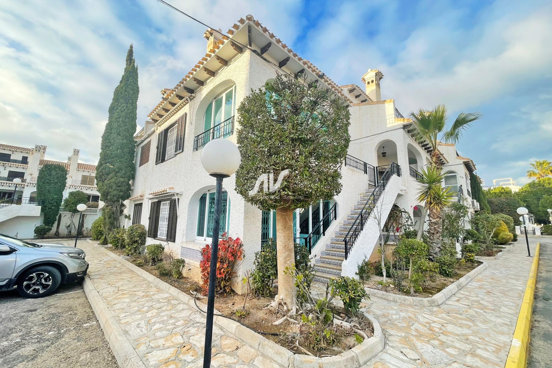 Chalet adosado en venta en Cabo Roig junto a  la playa de Cala Caleta