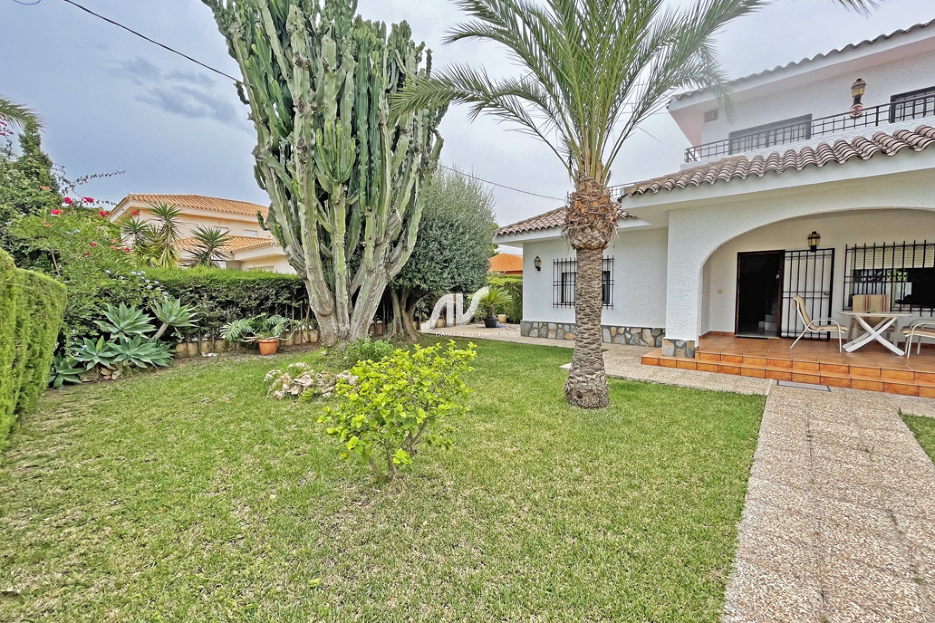 Chalet de lujo con jardín en Cabo Roig