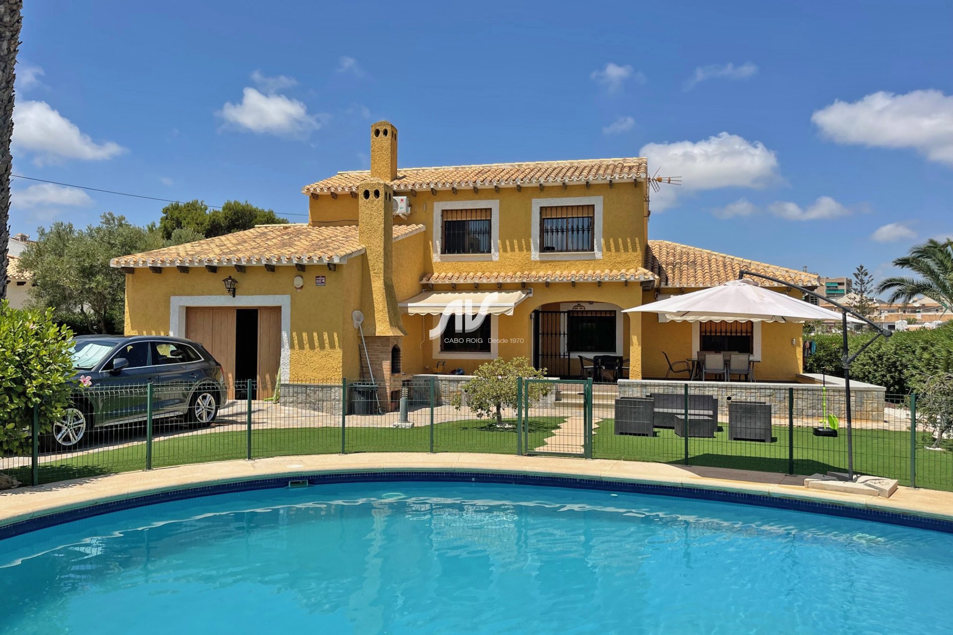 Chalet de lujo en Cabo Roig junto al mar.