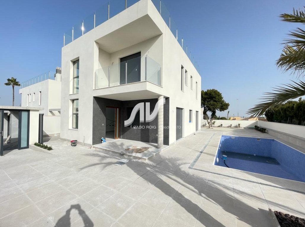 Chalet de obra nueva en Los Balcones Torrevieja