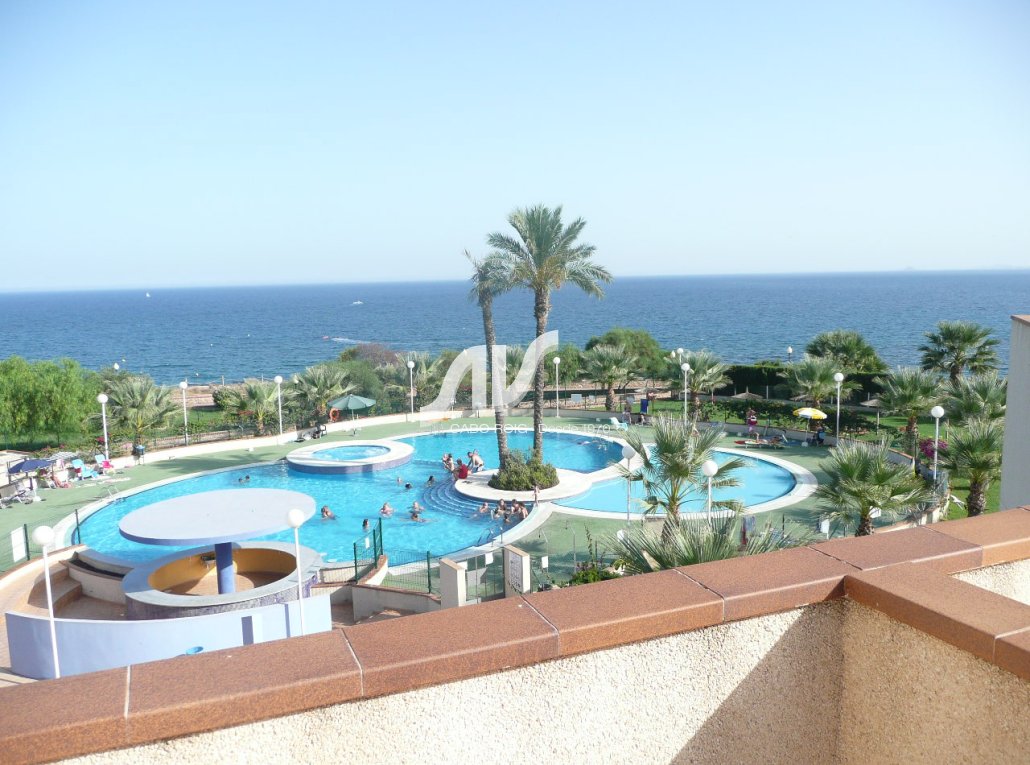 Chalet en primera línea en Aguamarina Orihuela Costa