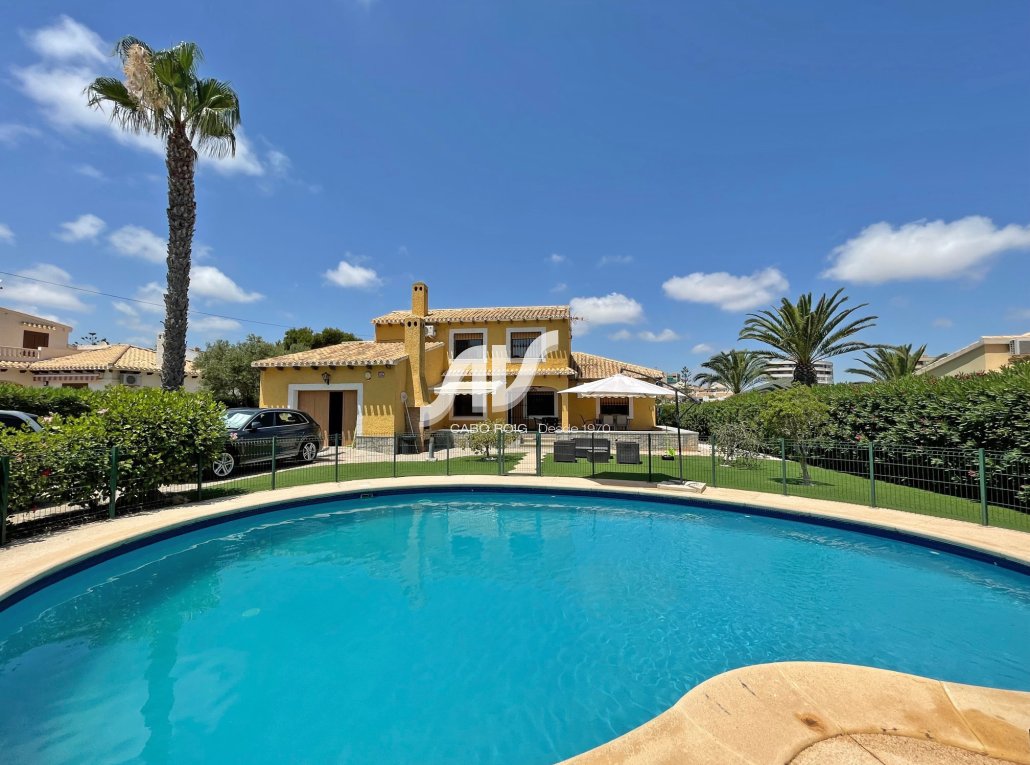 Chalet en venta en Cabo Roig