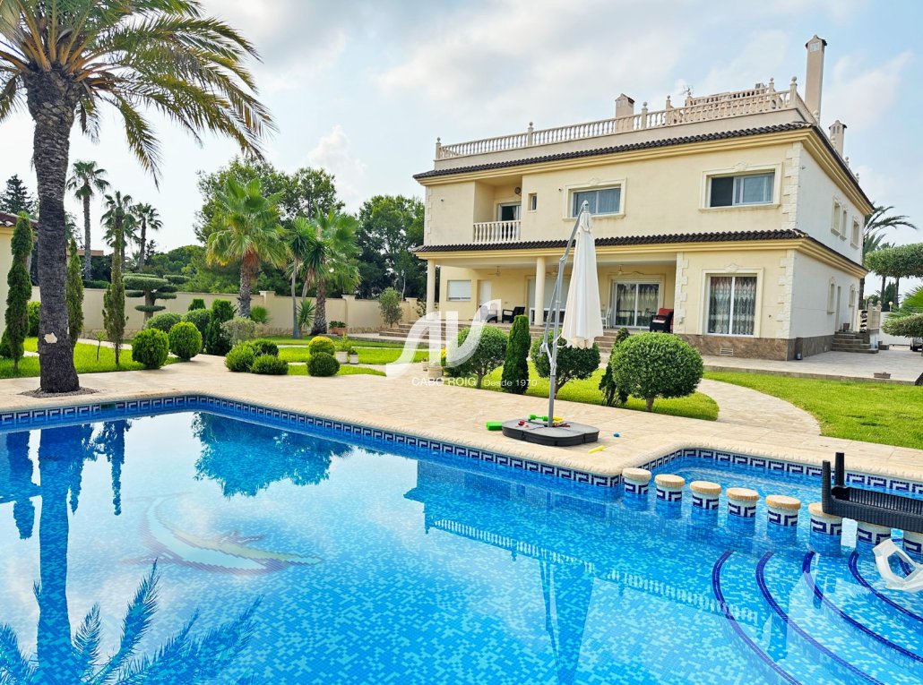 Luxury villa for sale in Cabo Roig seaviews
