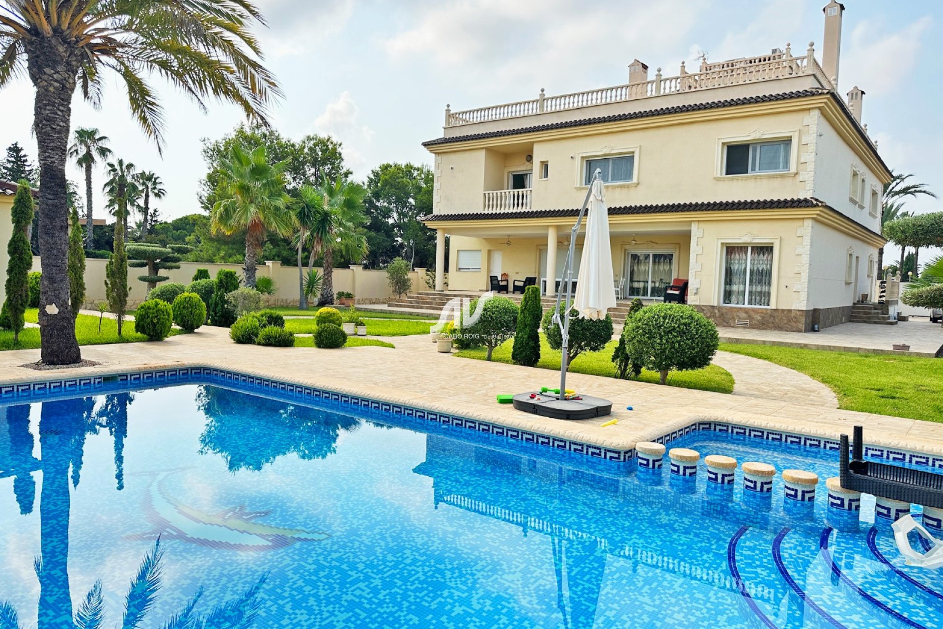 Luxury villa for sale in Cabo Roig seaviews