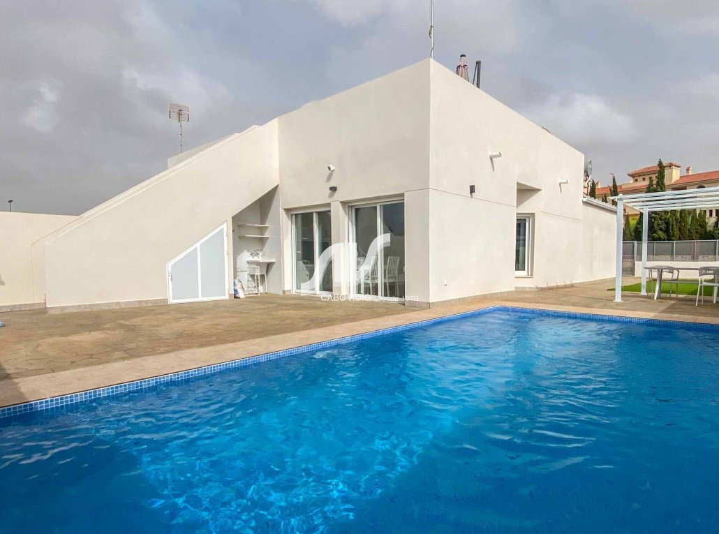 Nuevo - Chalet adosado - Los Alcázares