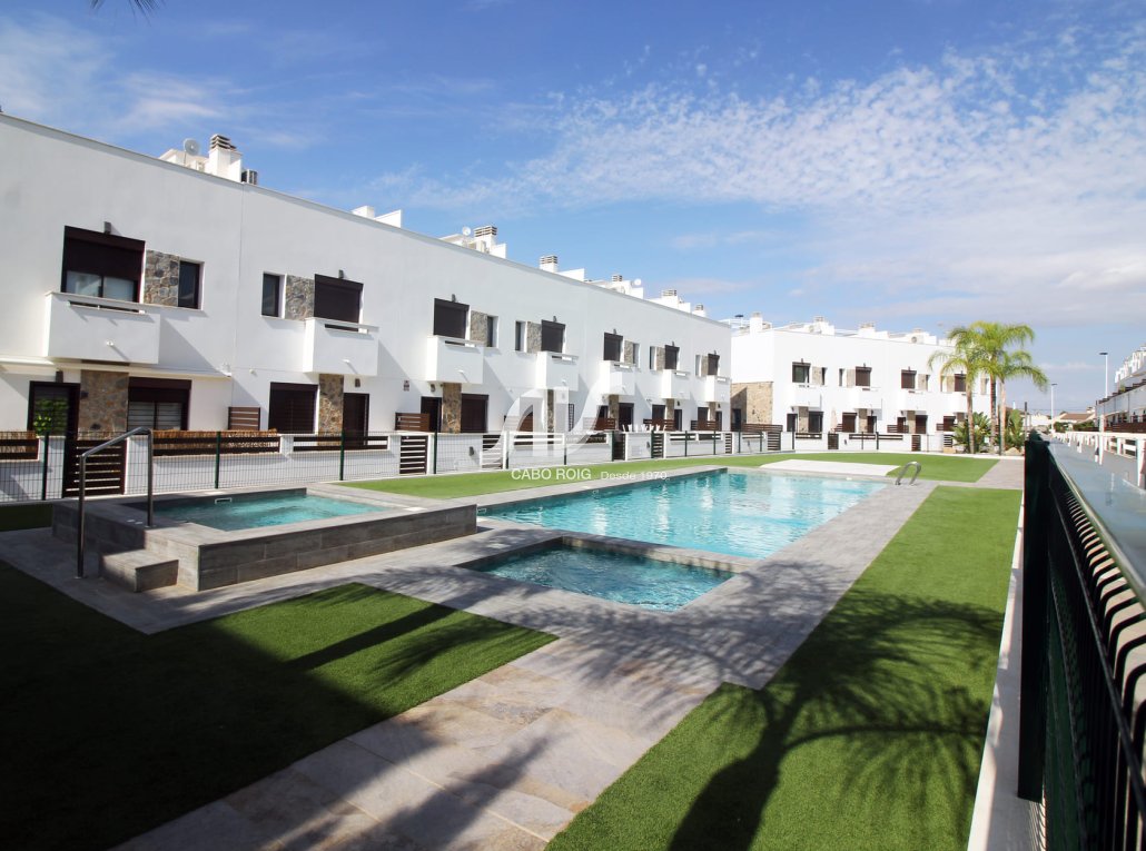 Nuevo - Chalet adosado - Pilar de la Horadada