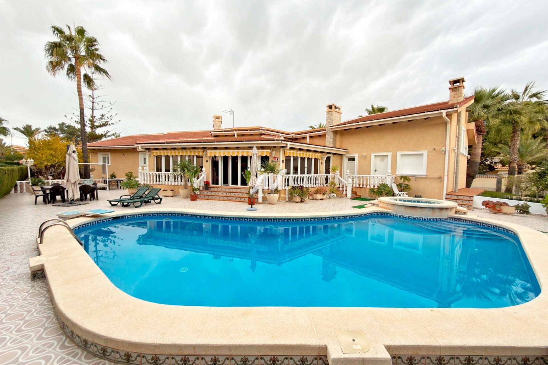Odsprzedaż - Villa - Orihuela Costa - Cabo Roig