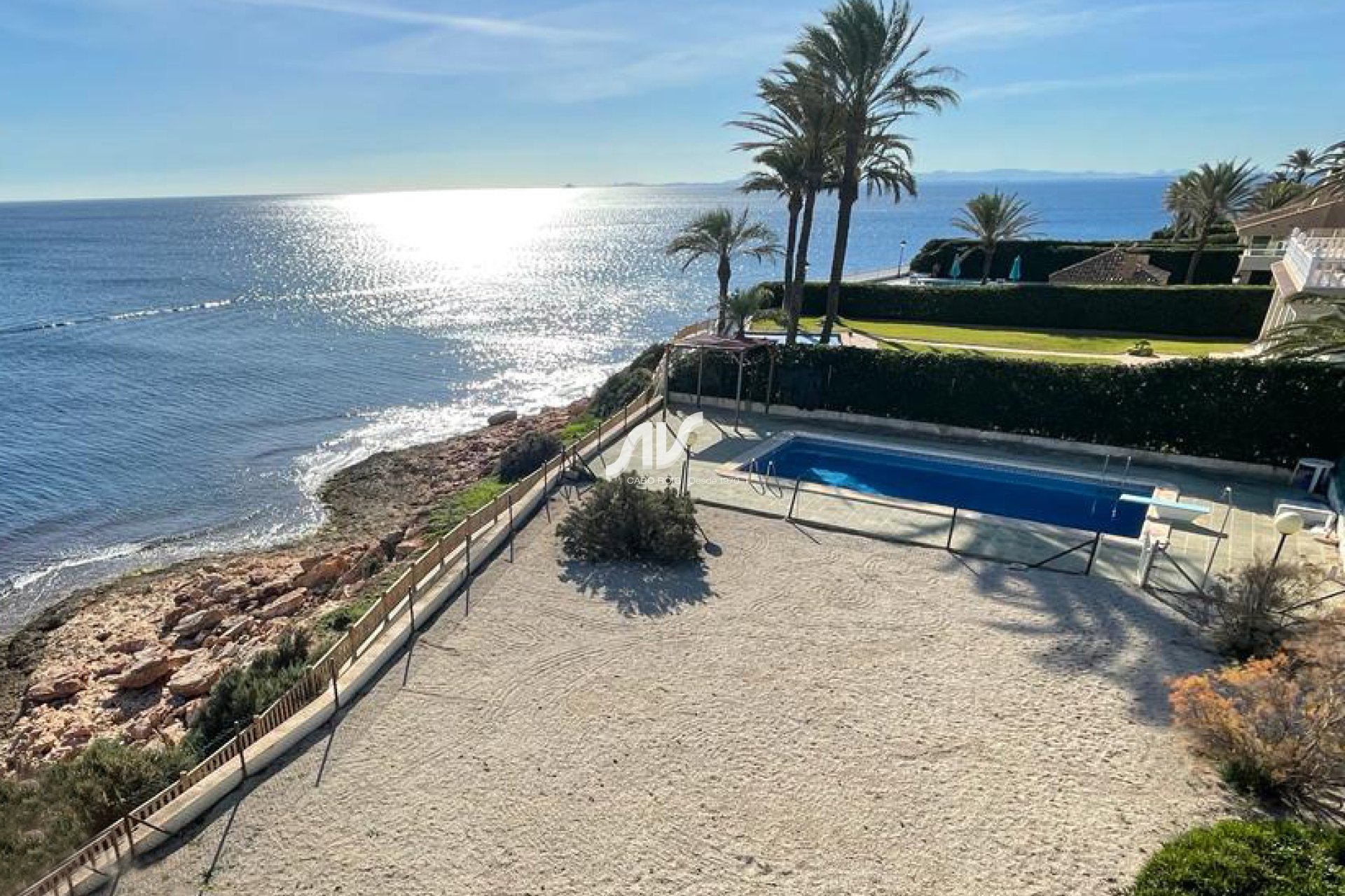 Parcela en primera línea de mar de Cabo Roig
