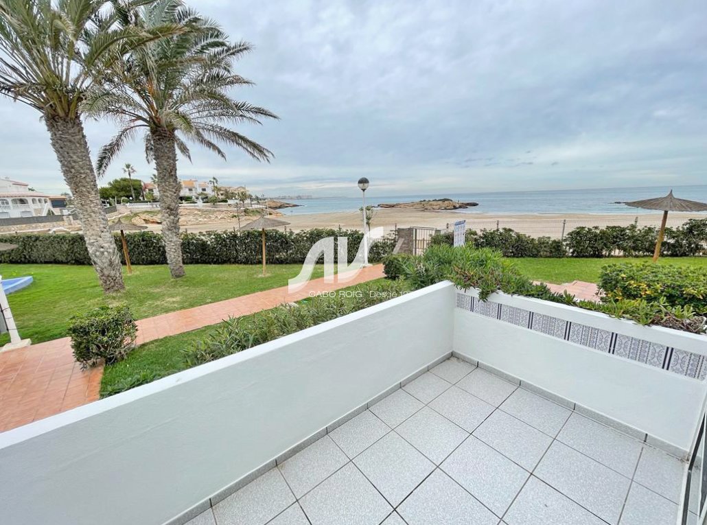 Property for sale on the beachfront of Cala Capitán in Cabo Roig