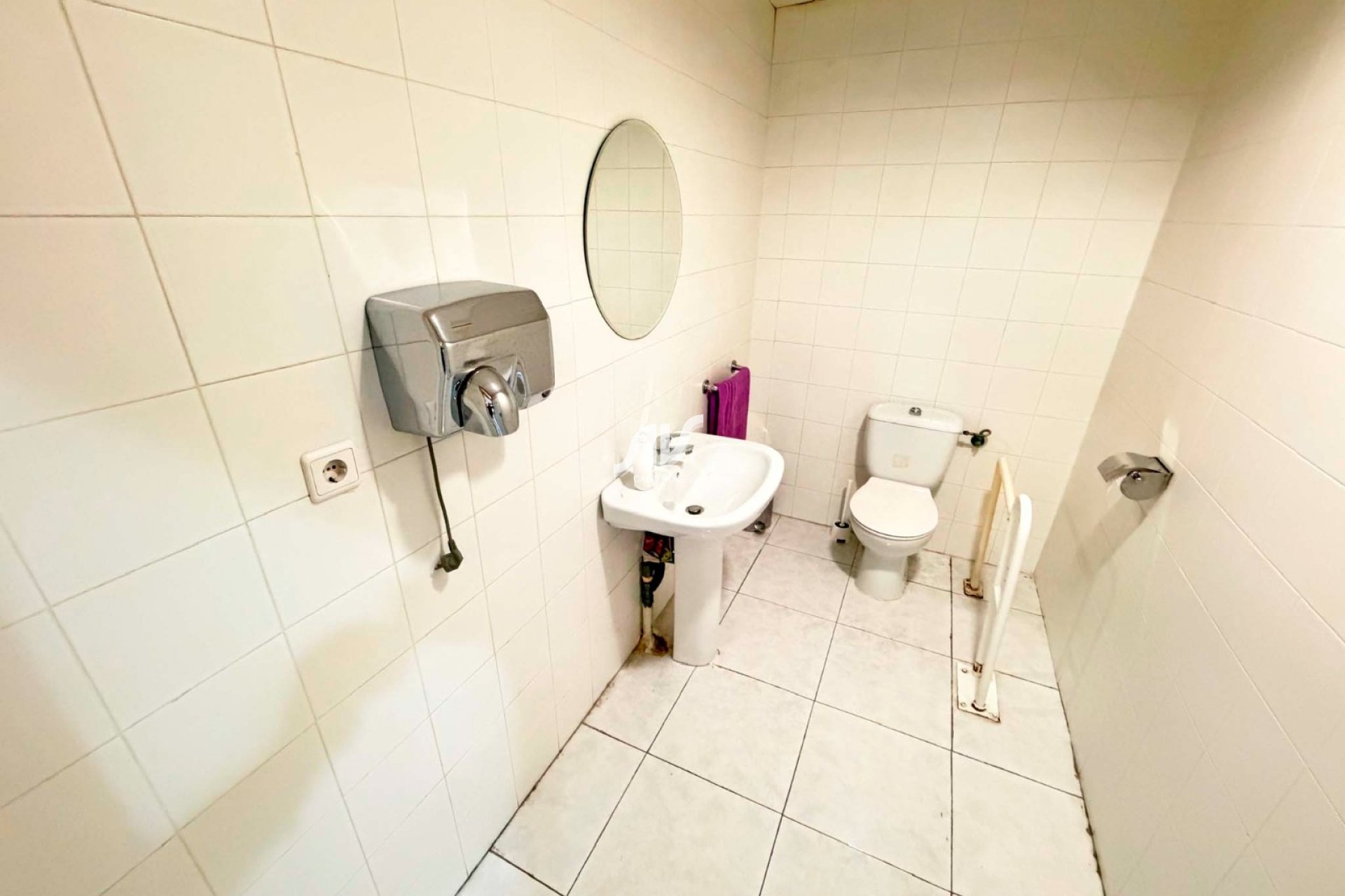 Resale - comercial local - Bigastro