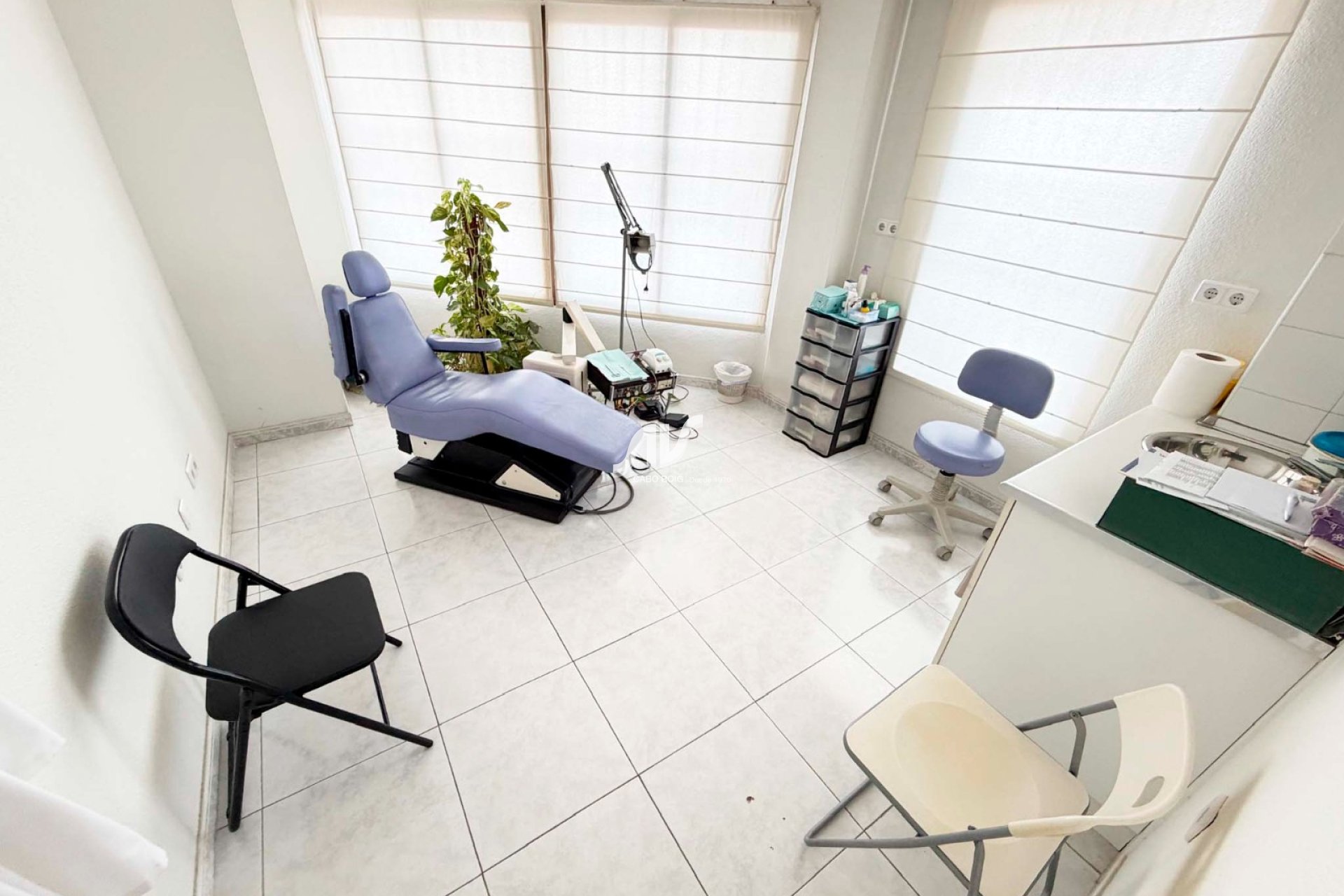 Resale - comercial local - Bigastro