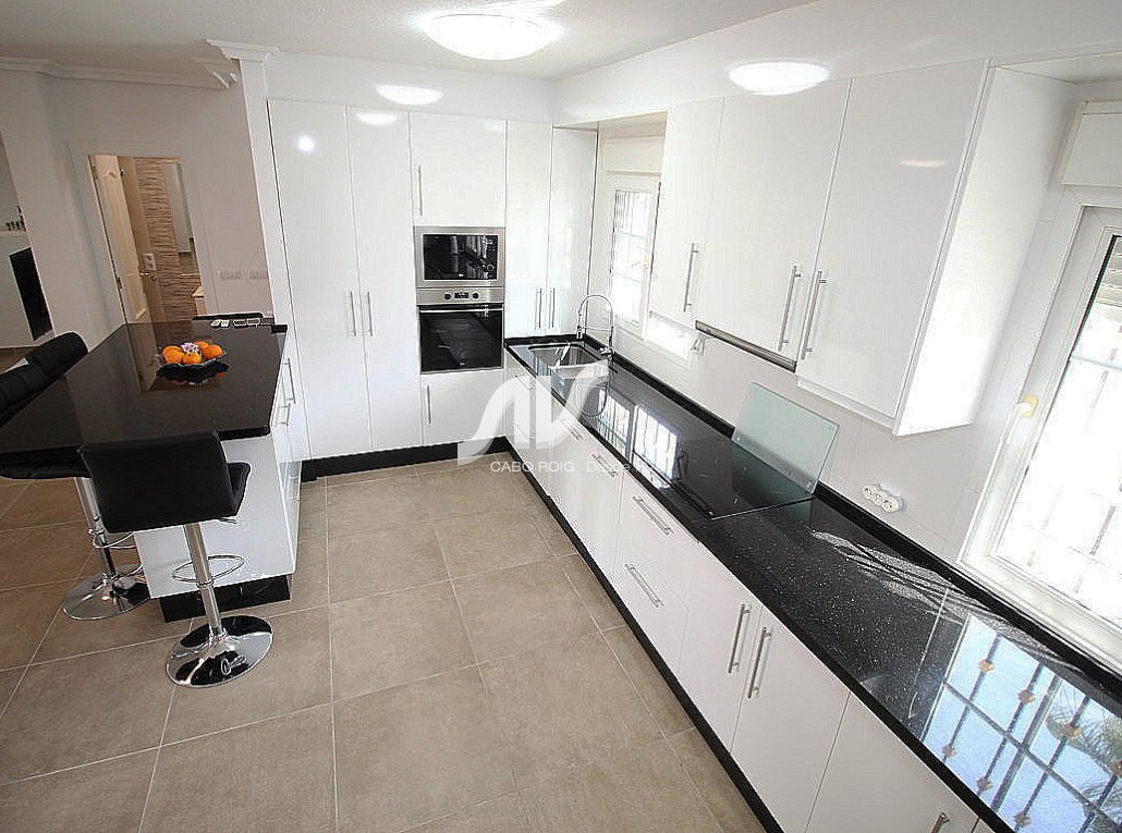 Resale - Villa - Orihuela Costa - Los Dolses