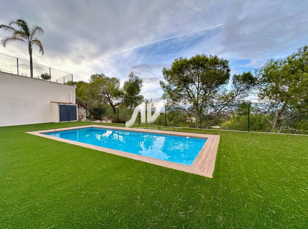 Reventa - Chalet - San Miguel de Salinas - Urb. Ciudad de las Comunicaciones