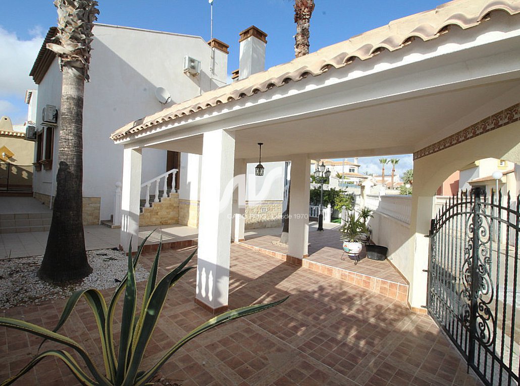 Til Salgs - Villa - Orihuela Costa - Cabo Roig