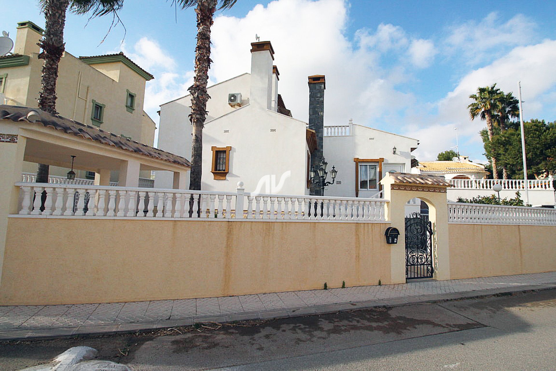 Til Salgs - Villa - Orihuela Costa - Cabo Roig