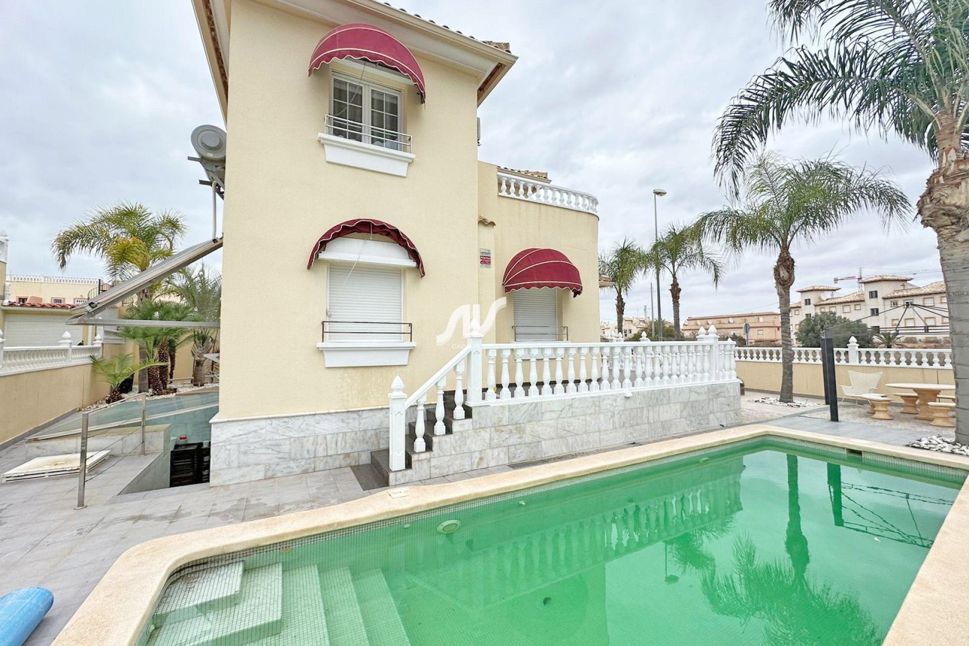 Til Salgs - Villa - Orihuela Costa - La Zenia II