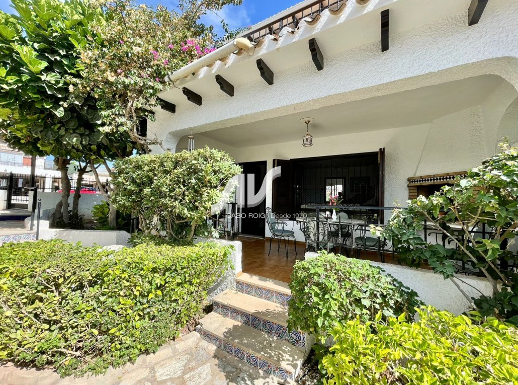 Til Salgs - Villa Semi - Orihuela Costa - Cabo Roig