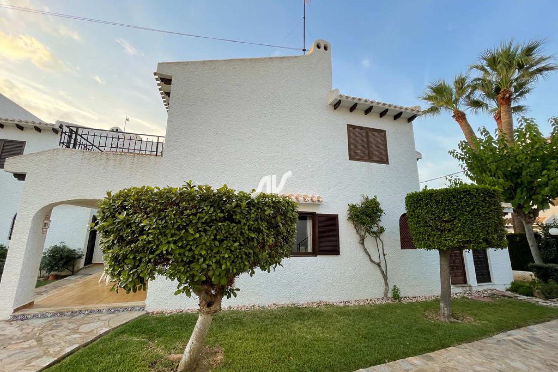 Til Salgs - Villa Semi - Orihuela Costa - Cabo Roig