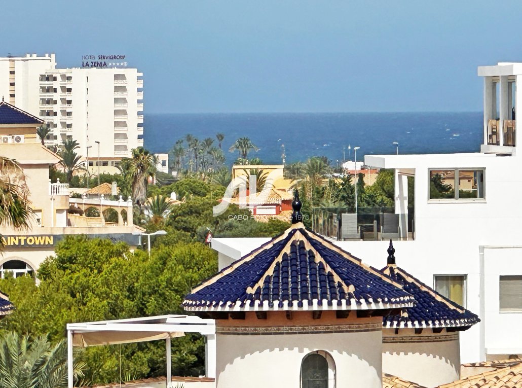 Til Salgs - Villa Semi - Orihuela Costa - La Zenia