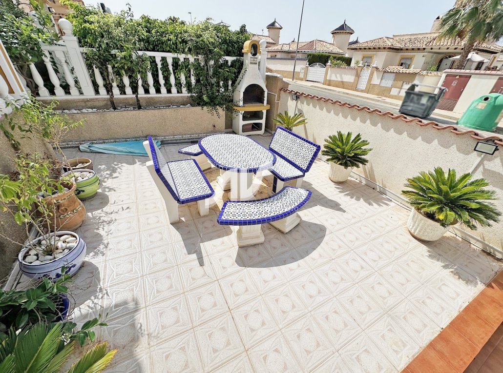 Til Salgs - Villa Semi - Orihuela Costa - La Zenia