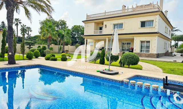 Villa - Odsprzedaż - Orihuela Costa - Cabo Roig