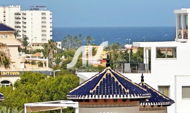 Villa Semi - Til Salgs - Orihuela Costa - La Zenia