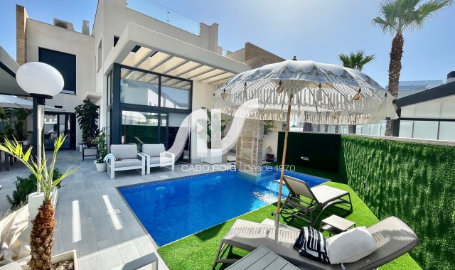 Villa - Til Salgs - Orihuela Costa - Lomas de Cabo Roig