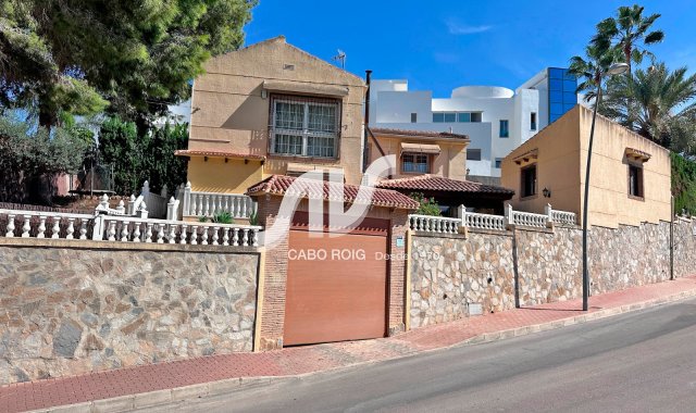 Villa - Til Salgs - Torrevieja - Los Balcones