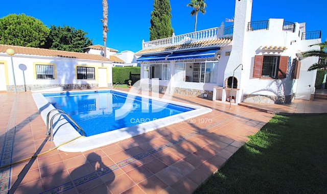 Villa - Weiterverkauf - Orihuela Costa - Cabo Roig