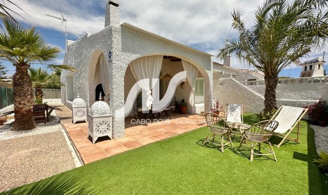 Villa - Weiterverkauf - Orihuela Costa - Campoamor