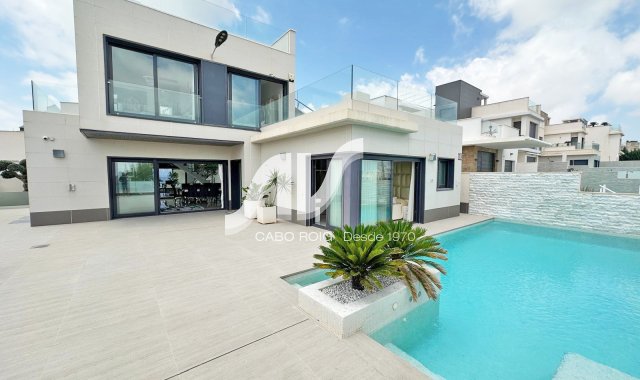 Villa - Weiterverkauf - San Miguel de Salinas - Urb. Ciudad de las Comunicaciones