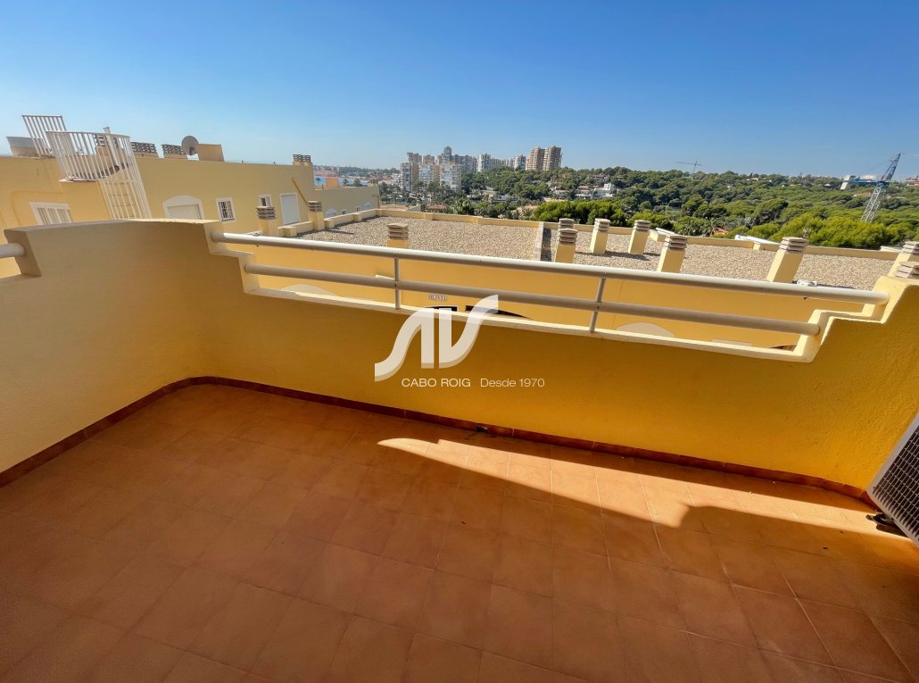 Vivienda en venta en Campoamor con vistas al mar