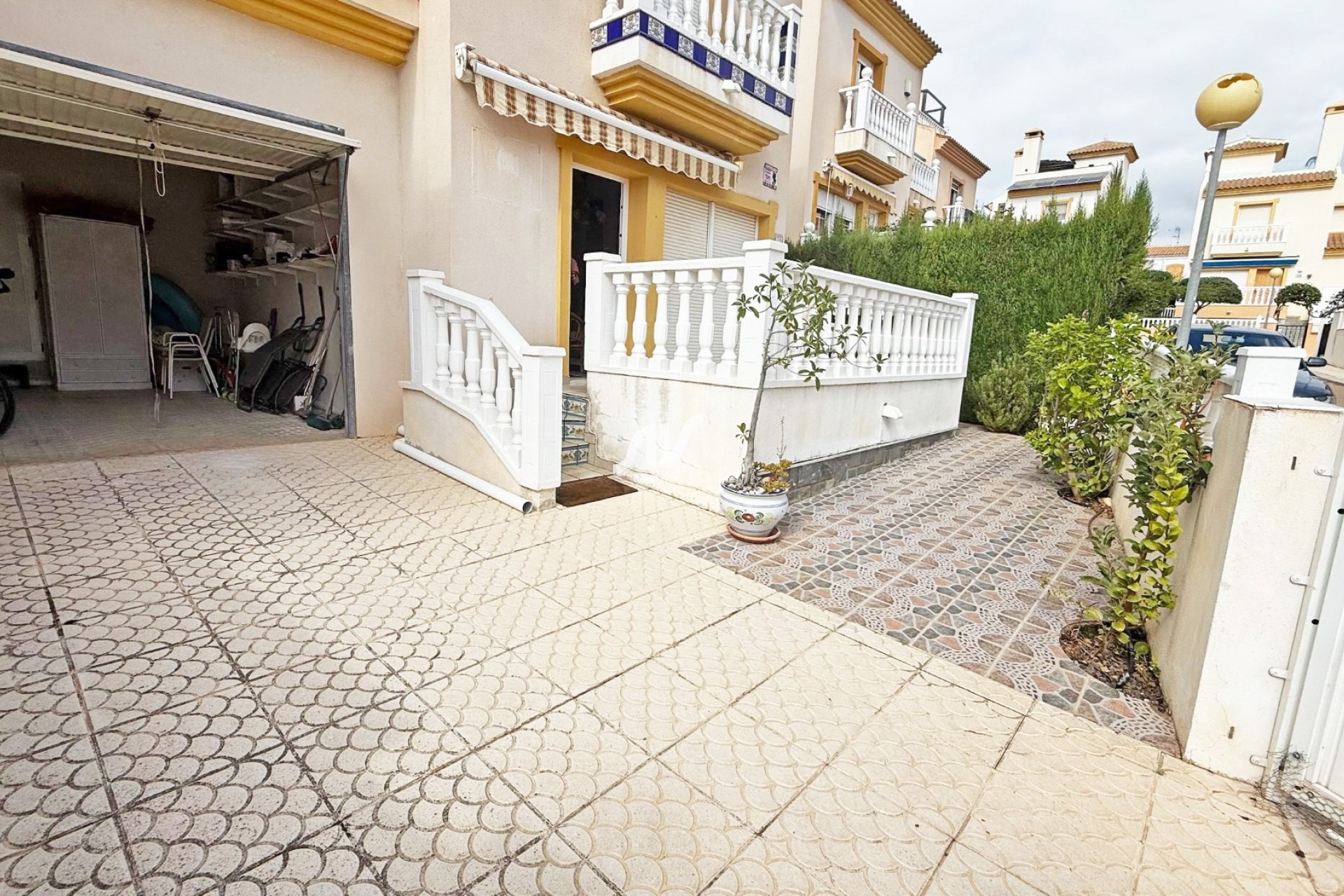 Weiterverkauf - Villa - Orihuela Costa - Cabo Roig