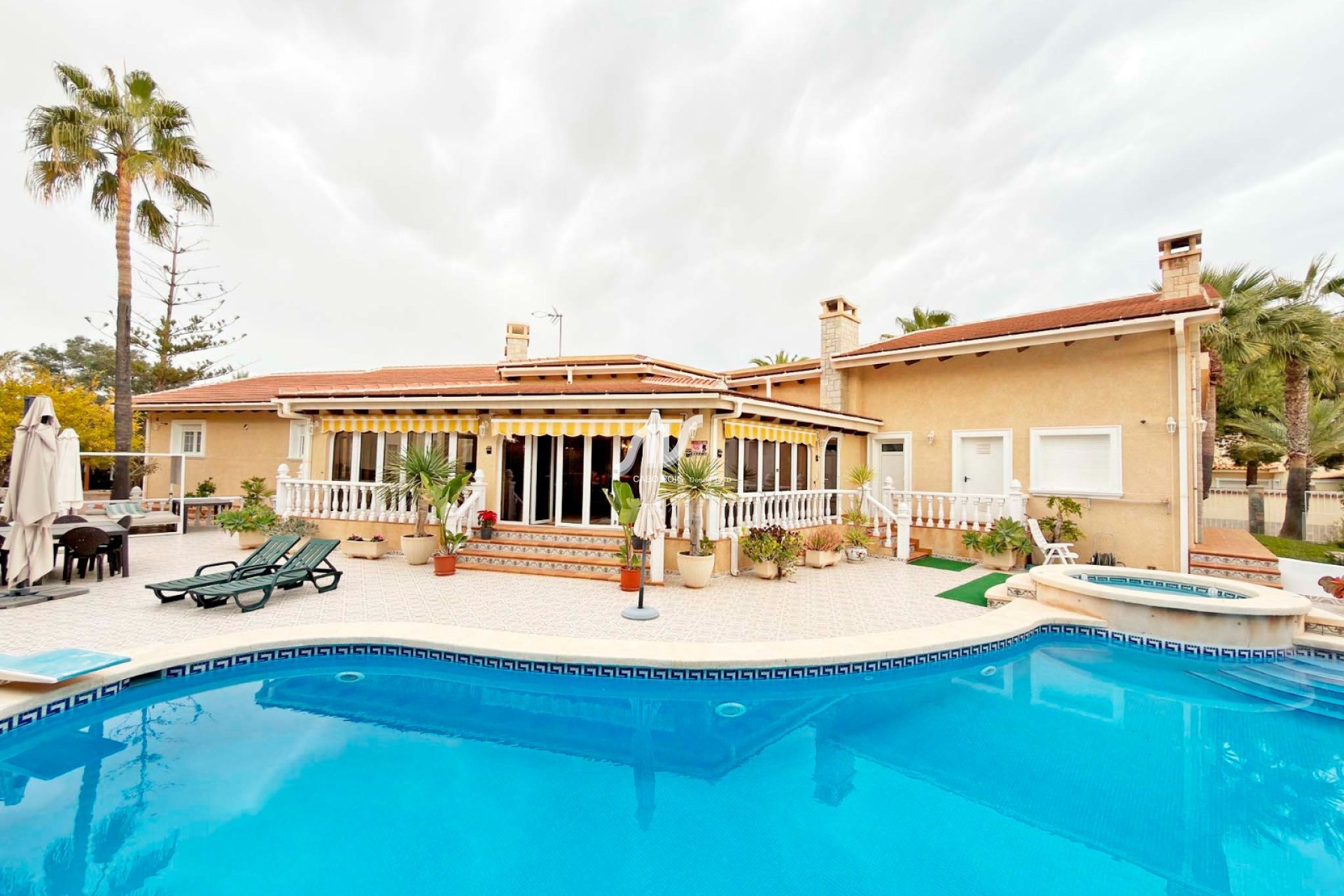 Weiterverkauf - Villa - Orihuela Costa - Cabo Roig