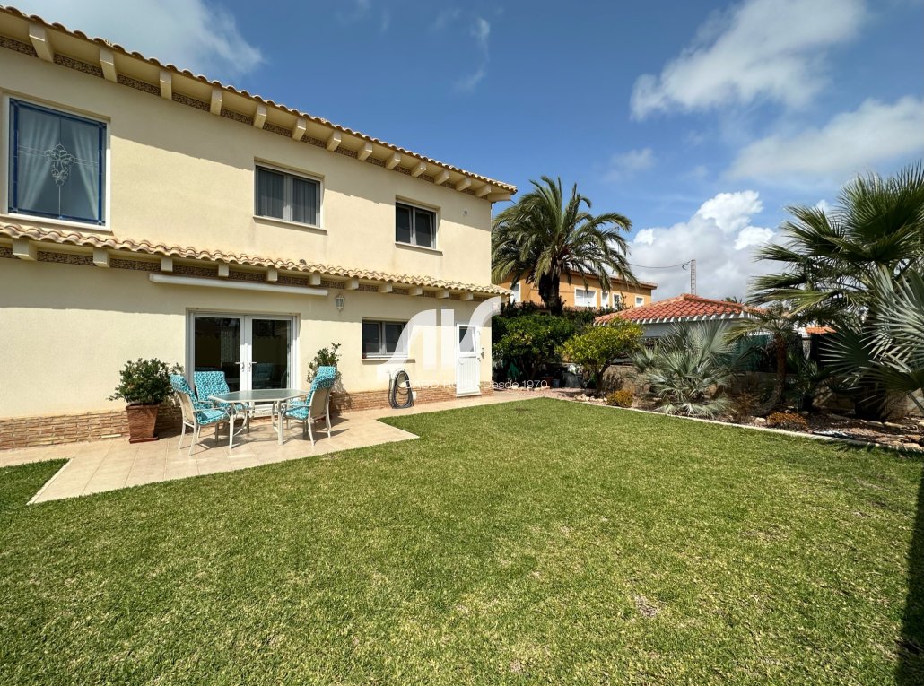 Weiterverkauf - Villa - Orihuela Costa - Cabo Roig