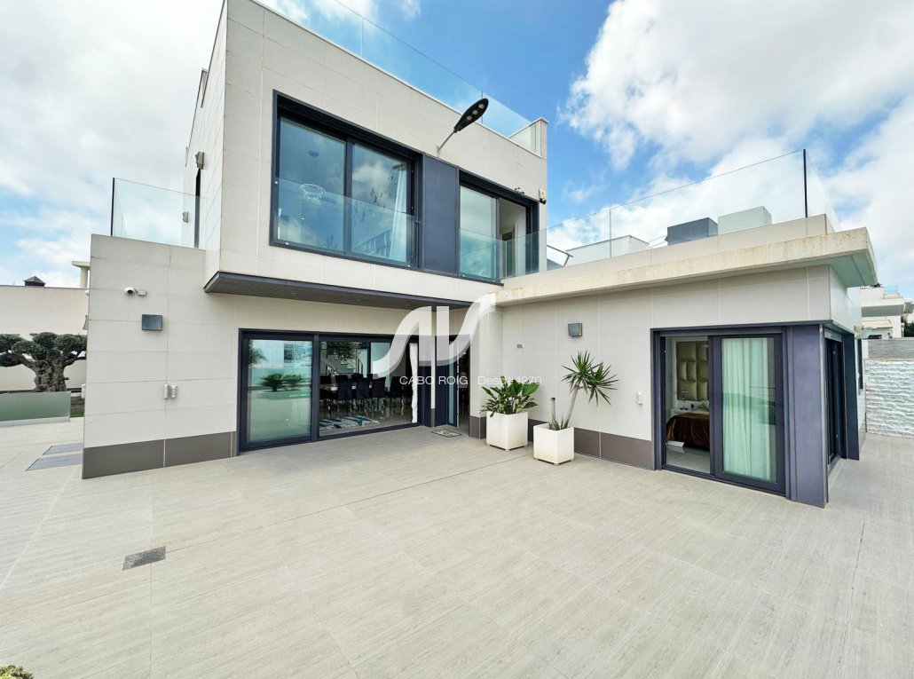 Weiterverkauf - Villa - San Miguel de Salinas - Urb. Ciudad de las Comunicaciones