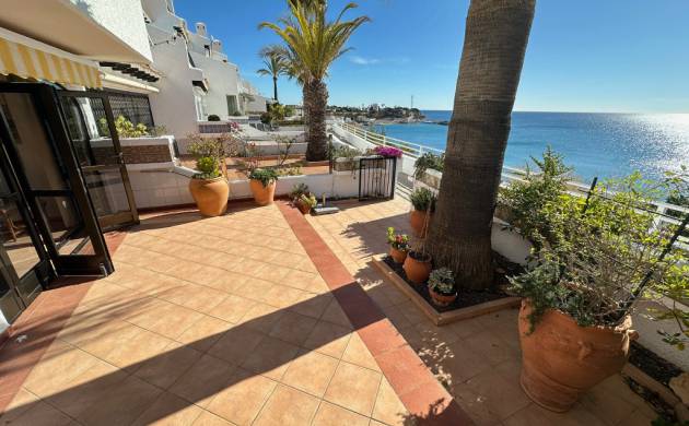 New property for sale in the Bellavista I residential area, on the first line of Cabo Roig.