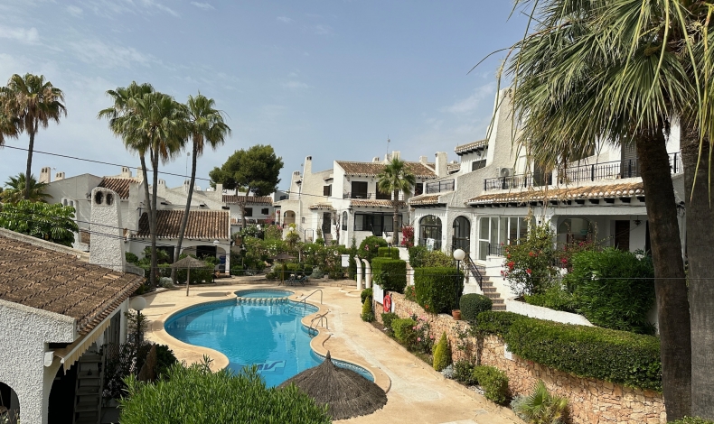 Adosado en venta en residencial Los Angius Cabo Roig