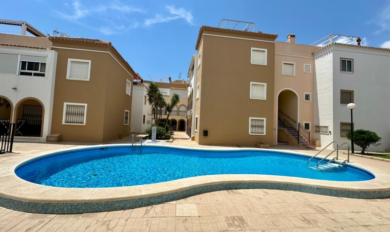 Resale - Bungalow - Torrevieja